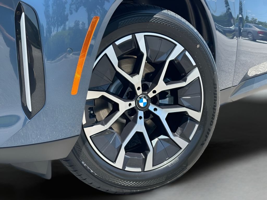 New 2026 Arctic Race Blue metallic BMW 30 xDrive image 25