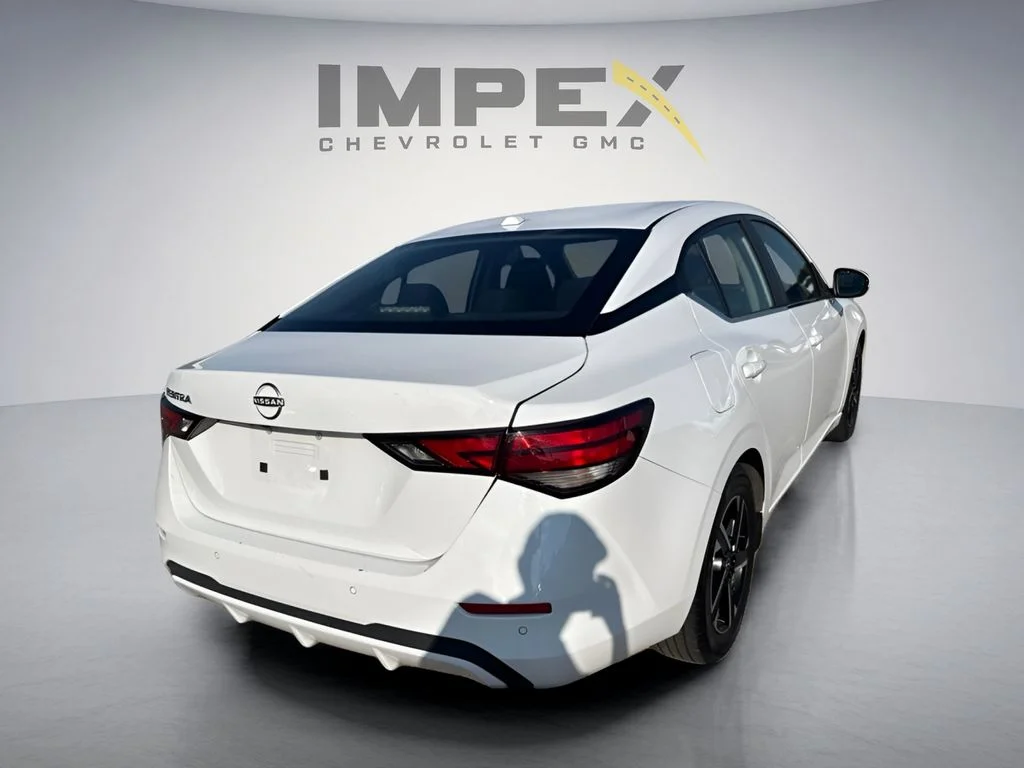 Used 2025 White Nissan SV image 5