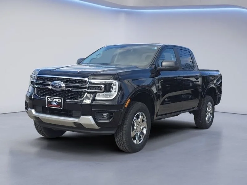 New 2025 Shadow Black Ford XLT image 6