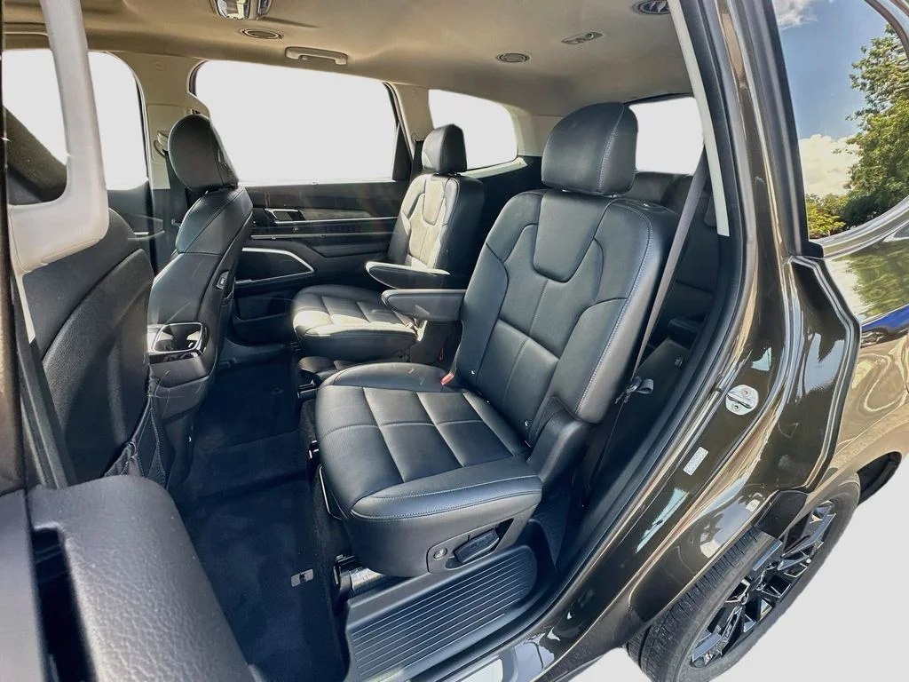 Certified Used 2022 Green Kia EX image 25