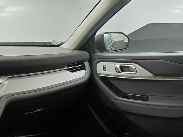 Used 2025 Black Ford Active image 40