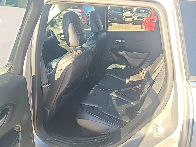 Used 2016 Silver Jeep Limited image 12
