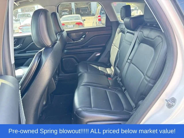 Used 2022 White Lincoln Standard image 18