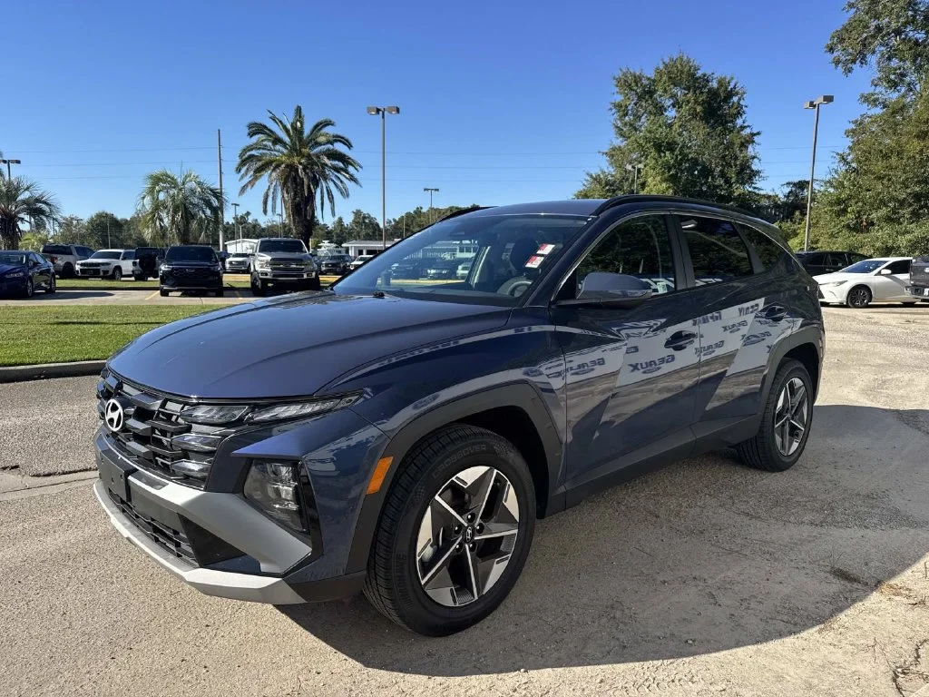 Used 2025 Blue Hyundai SEL image 6