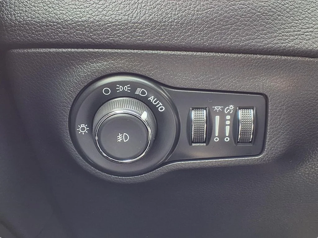 Certified Used 2020 Red Jeep Latitude image 17