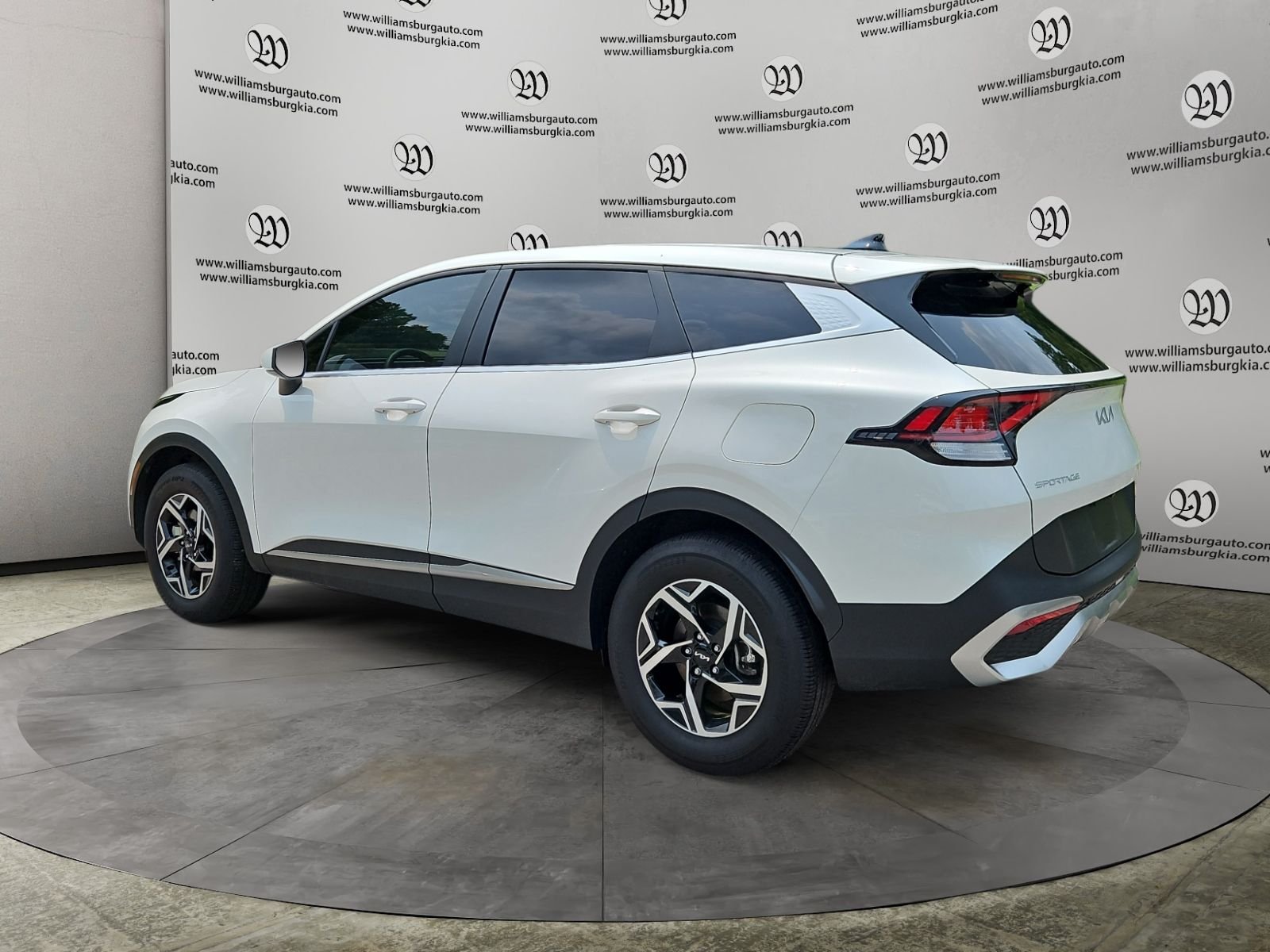 Used 2025 White Kia LX image 3
