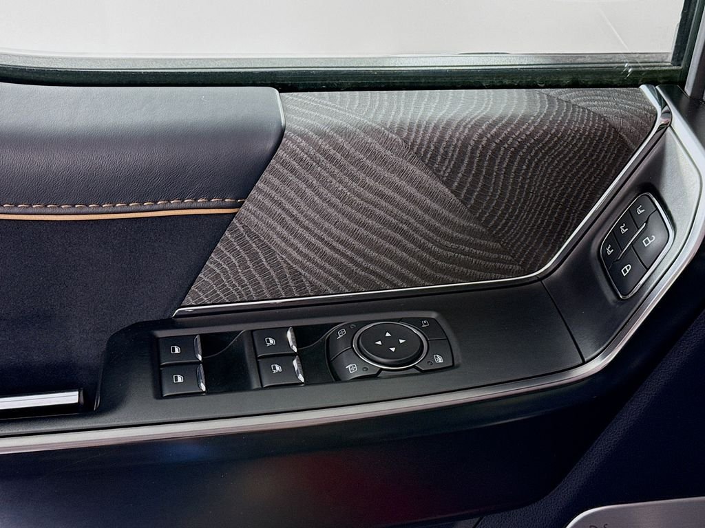 Used 2022 Red Ford Platinum image 19