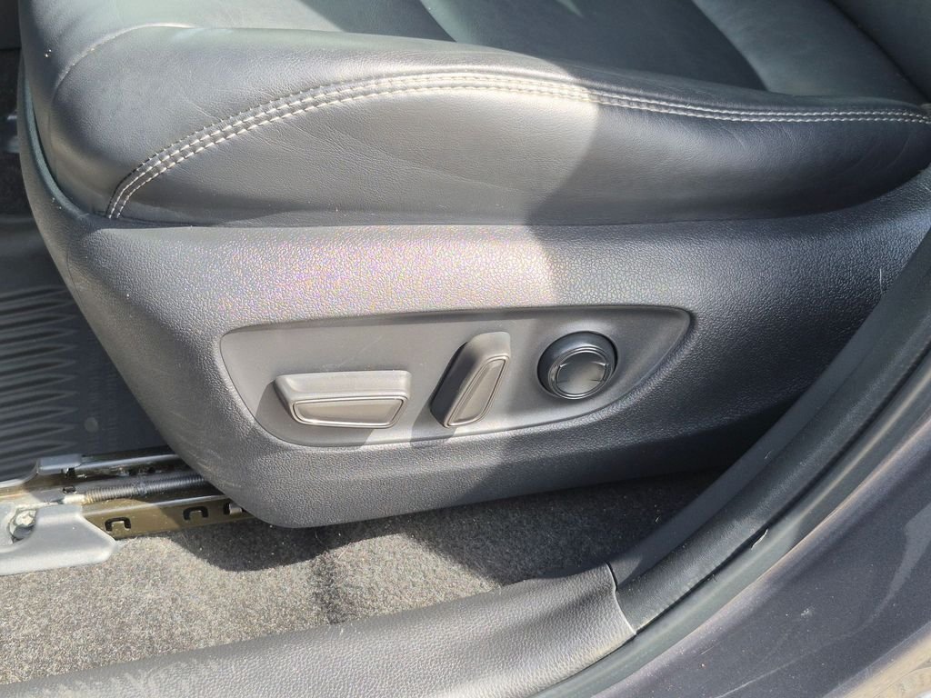 Used 2021 Gray Toyota XLE Premium image 13