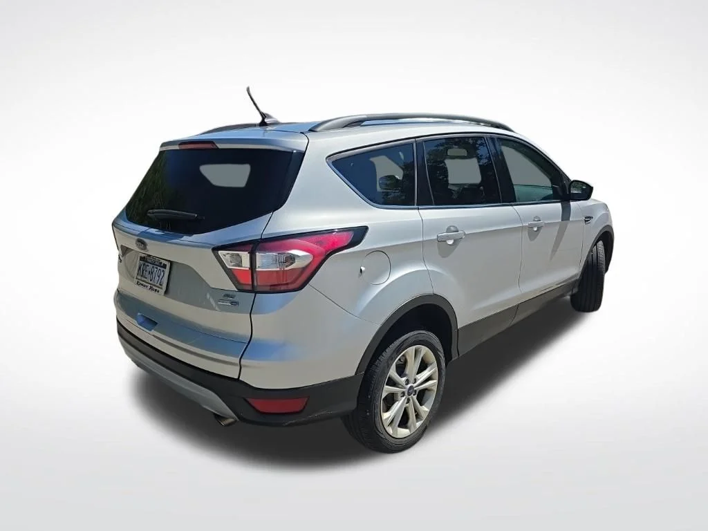 Used 2018 Ingot Silver Ford SE image 5