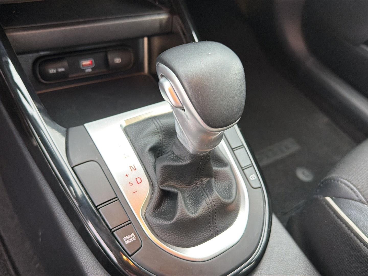 Used 2024 Gravity Gray Kia GT-Line image 27