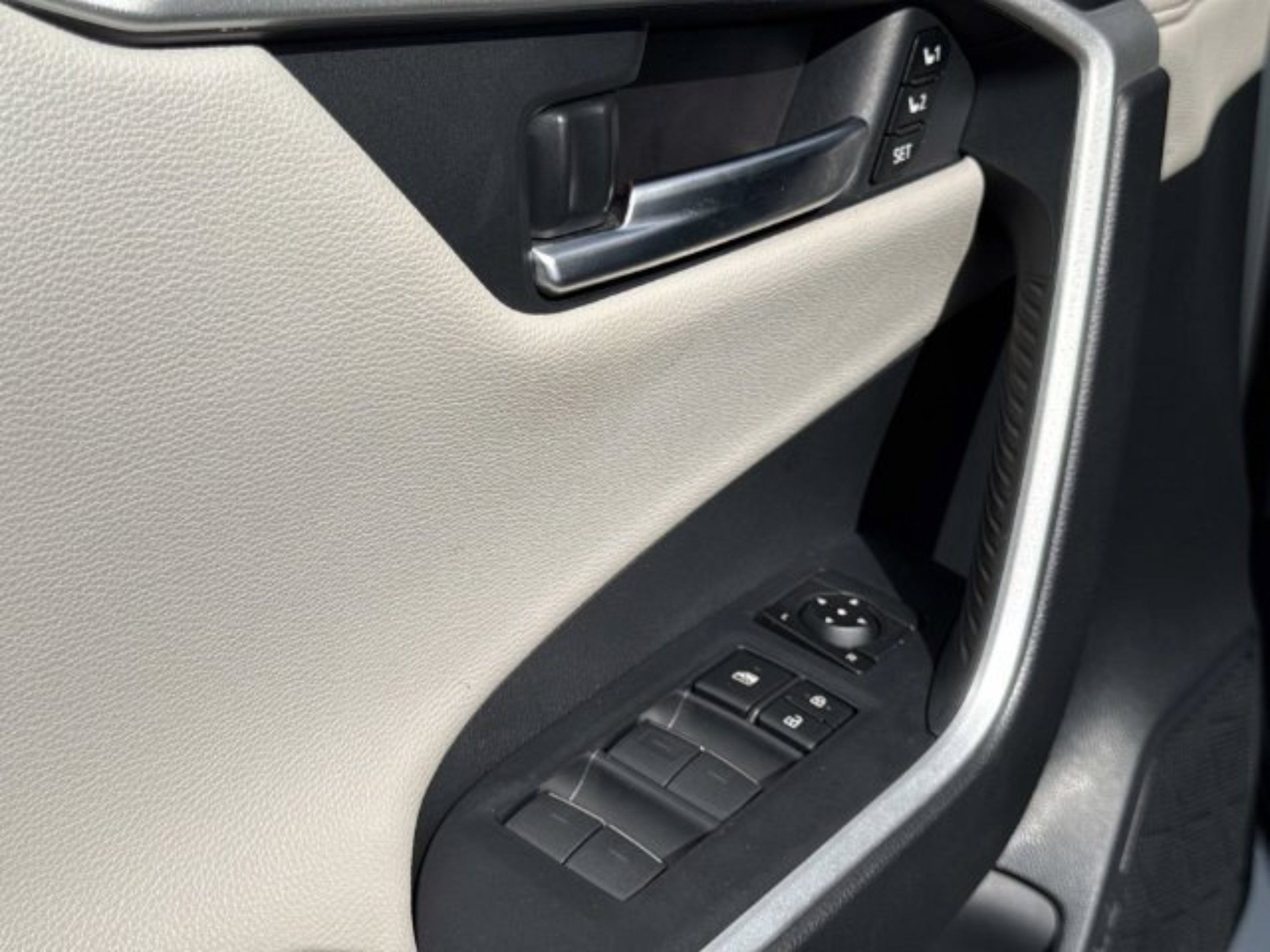 2024 Toyota RAV4 Limited - Photo 13