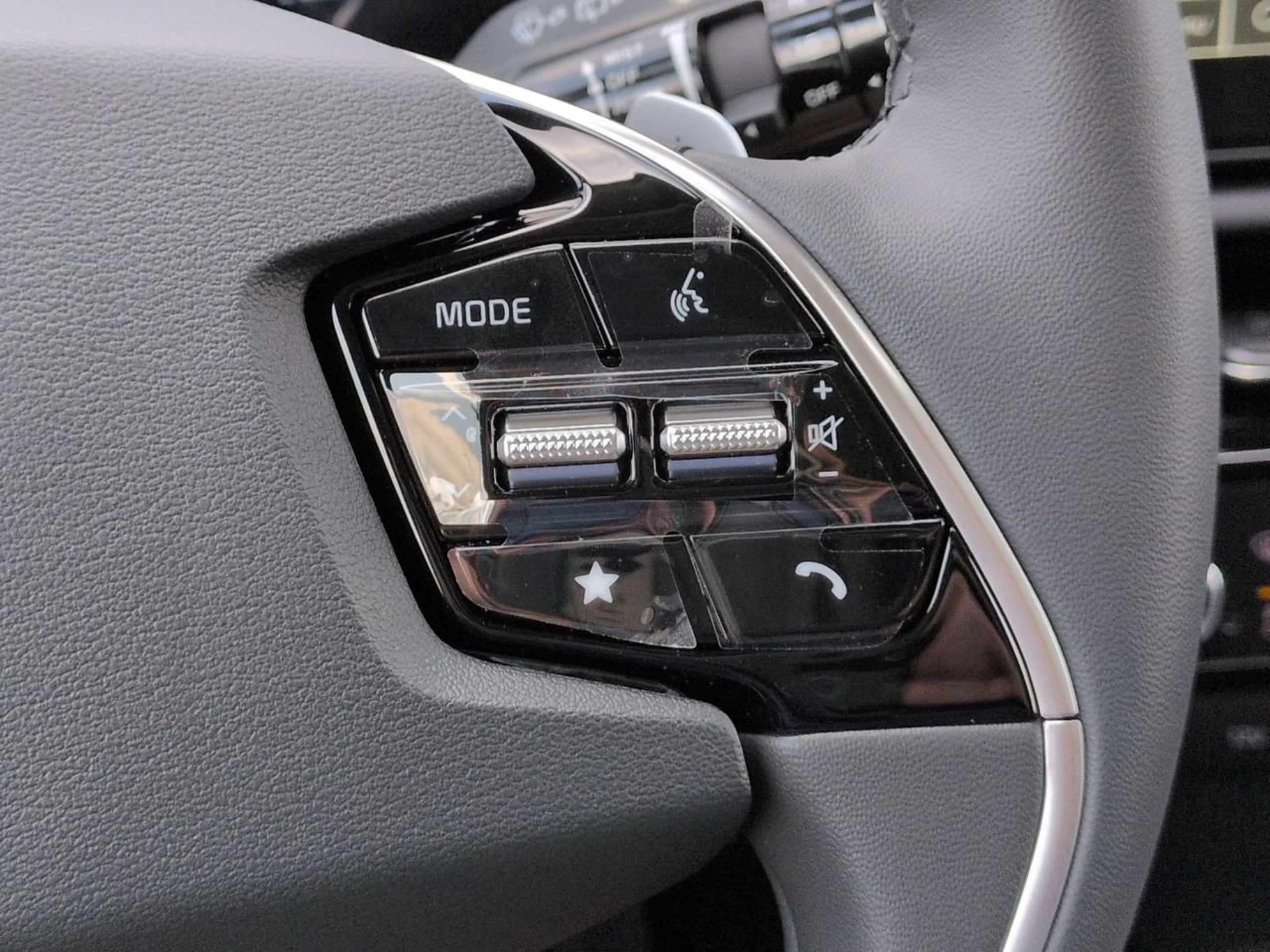 New 2026 Snow White Pearl Kia SX image 26