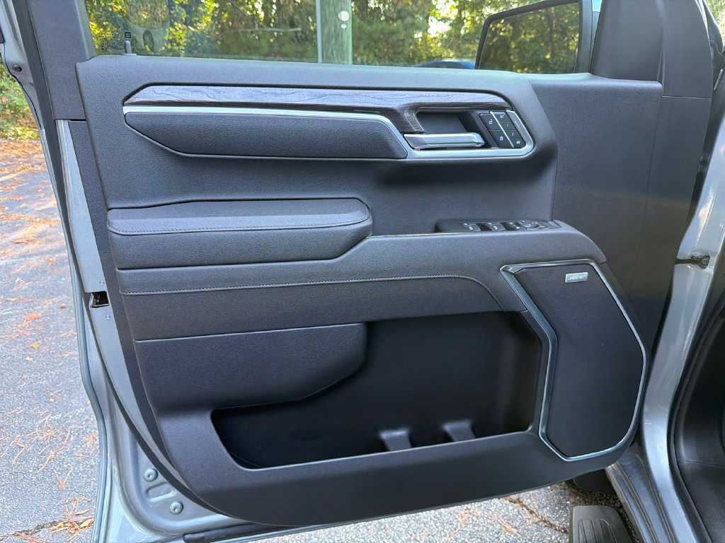 2025 Chevrolet Silverado 1500 LTZ - Photo 10