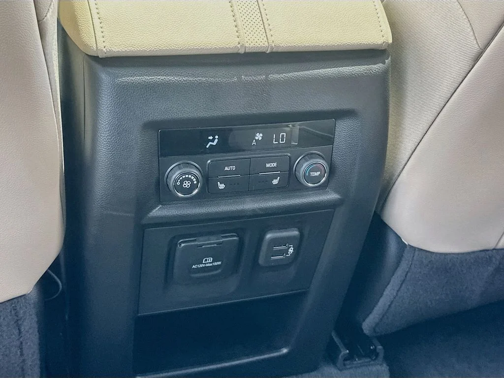 Used 2023 Black Chevrolet Premier image 27