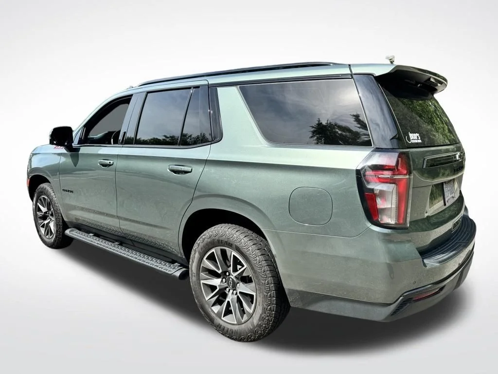 Used 2023 Green Chevrolet Z71 image 3