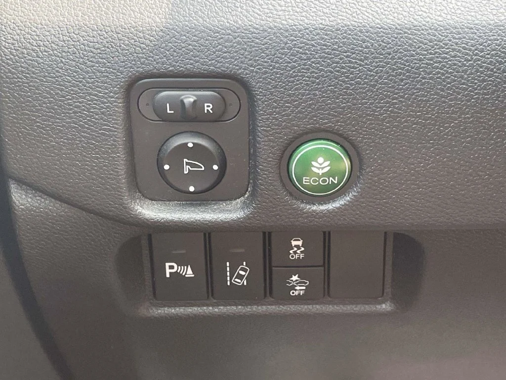 Used 2017  Honda Touring image 27