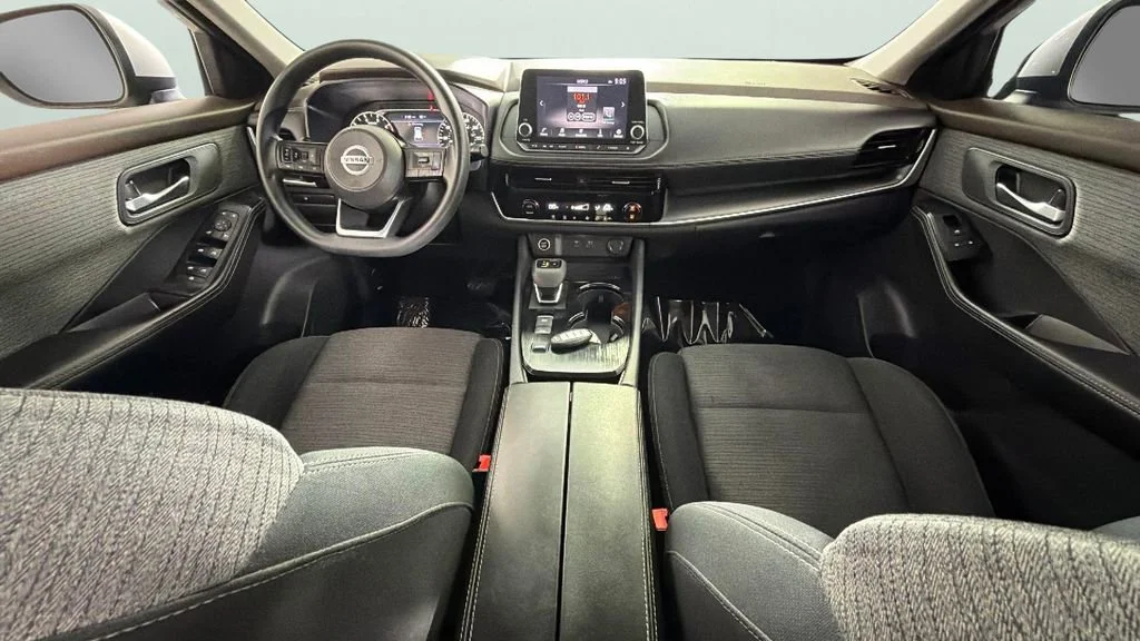 Used 2021 Silver Nissan SV FWD image 31