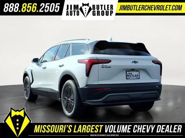New 2026 Summit White Chevrolet LT image 2