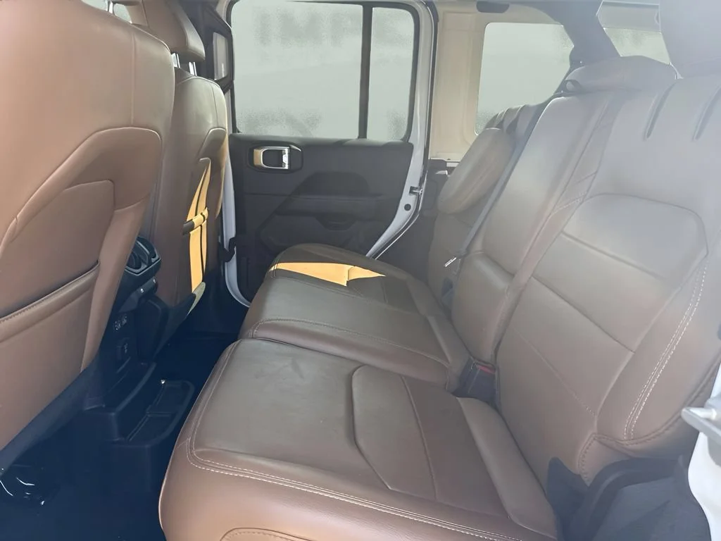Used 2023 White Jeep Sahara image 9