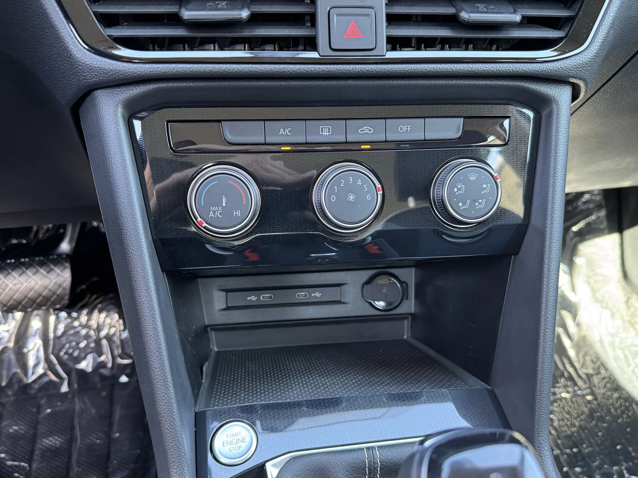 New 2026 Platinum Gray Metallic Volkswagen S image 24