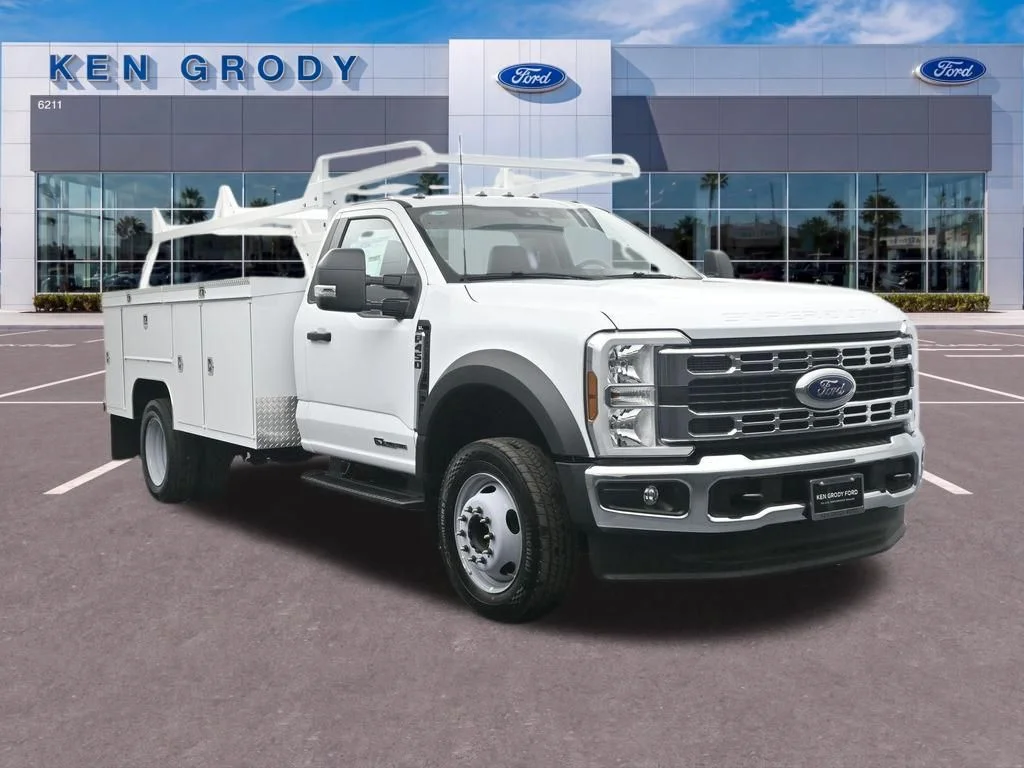2025 Ford F-450 XL Regular Cab 169-In DRW's photo