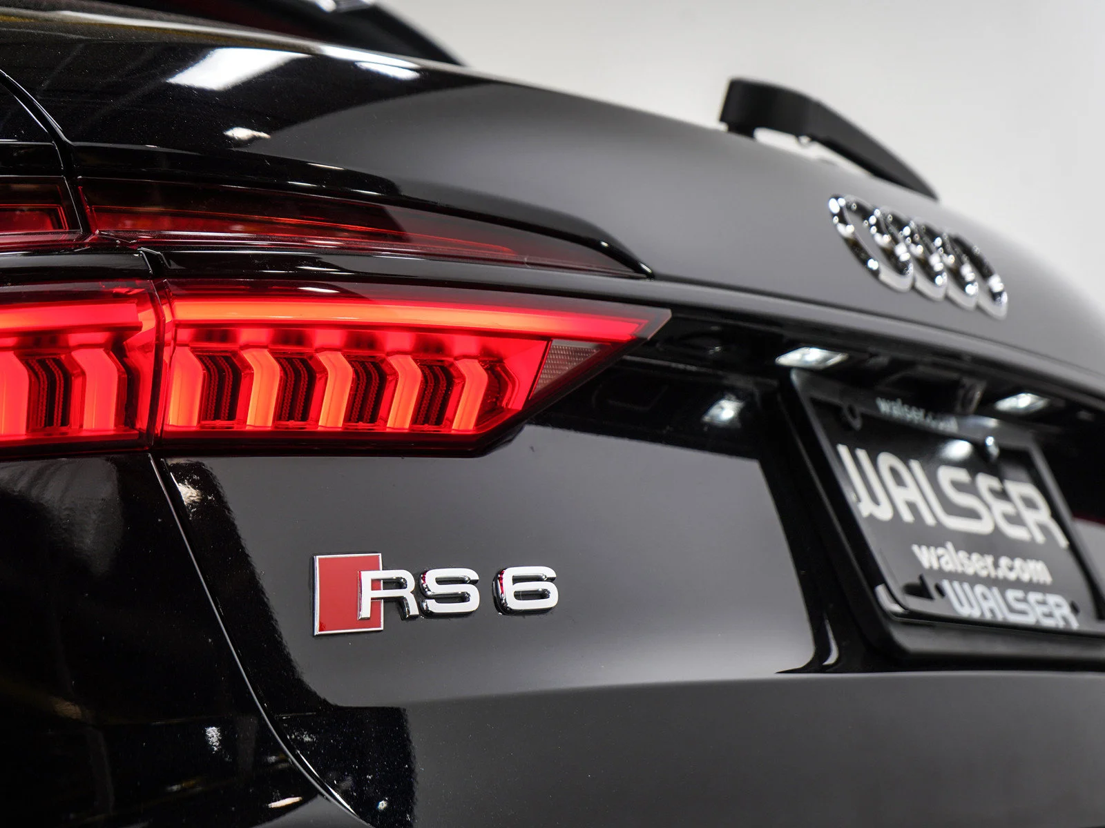 Used 2021 Mythos Black Metallic Audi 4.0 image 12
