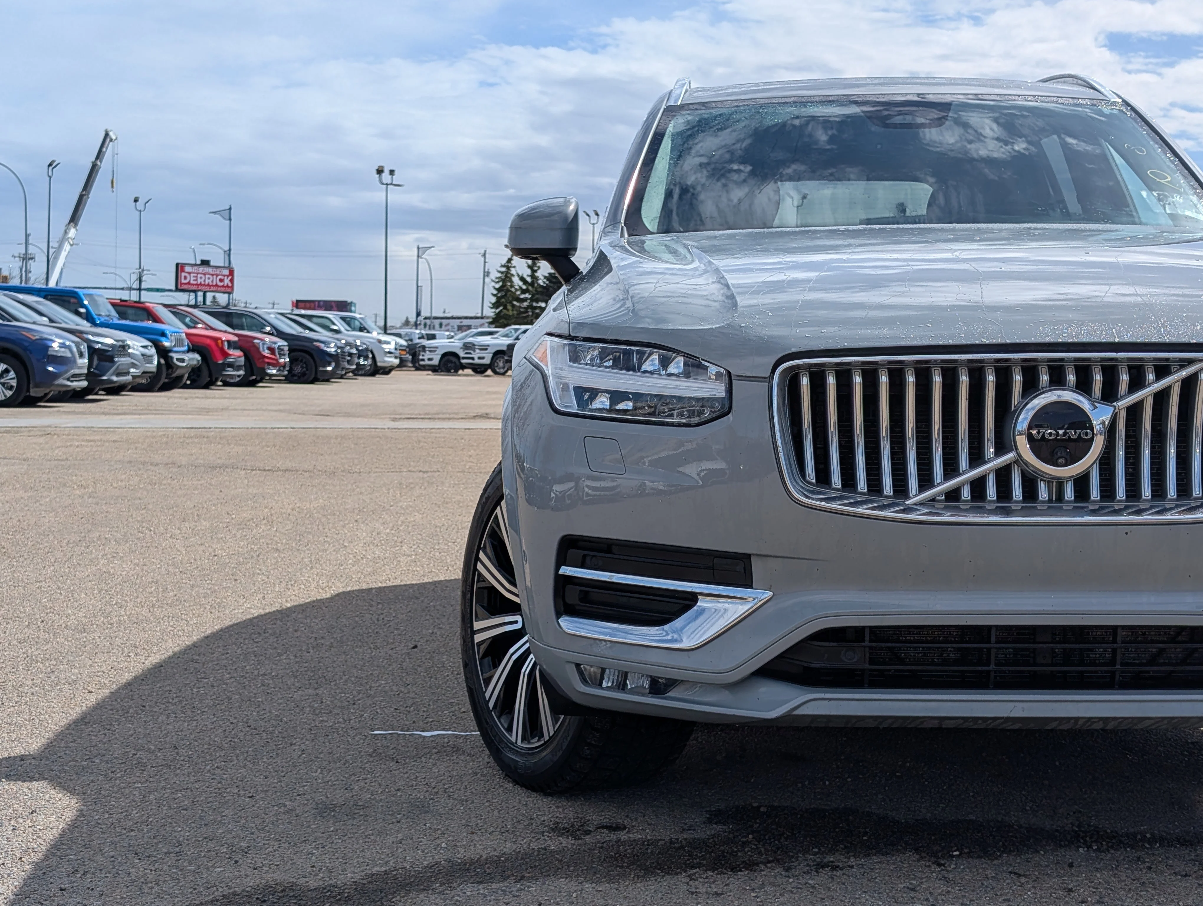 Used 2024 Crystal White Metallic Volvo Plus Bright Theme image 11