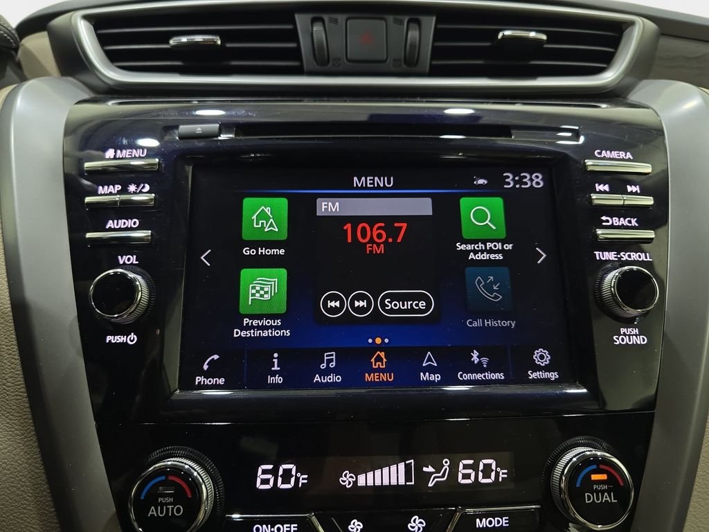 Used 2020 White Nissan Platinum image 24