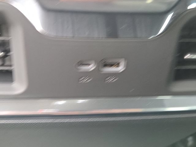New 2026 Onyx Black GMC Elevation image 13