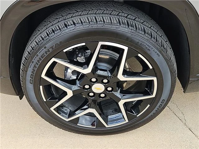 Used 2026 Sterling Gray Metallic Chevrolet High Country Front-Wheel Drive image 8