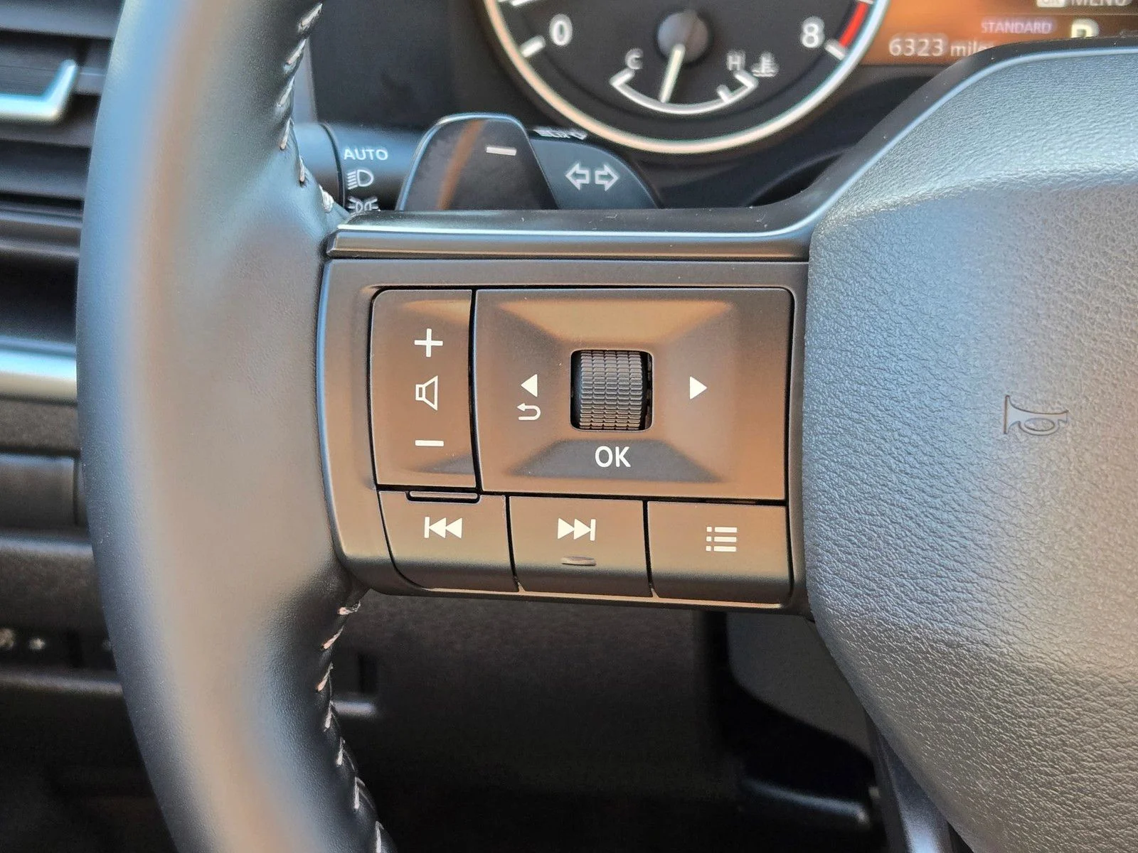 Used 2026 Everest White Pearl Tricoat Nissan SV image 32