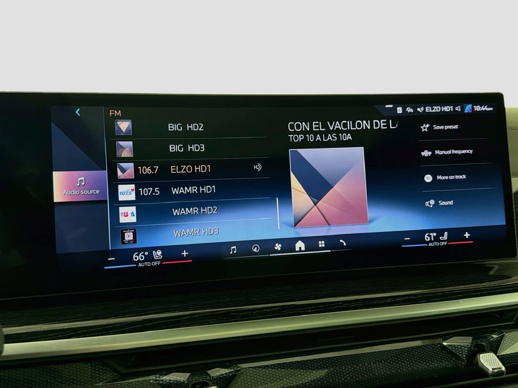 Used 2027 Black BMW xDrive40i image 15