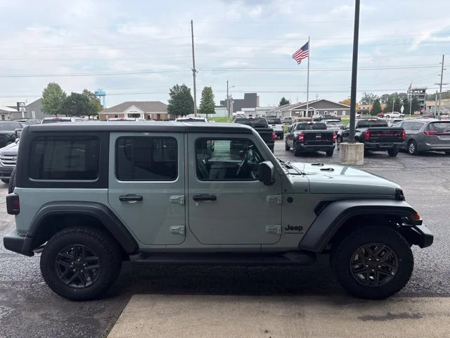 New 2027 White/off-white Jeep Sport S image 7