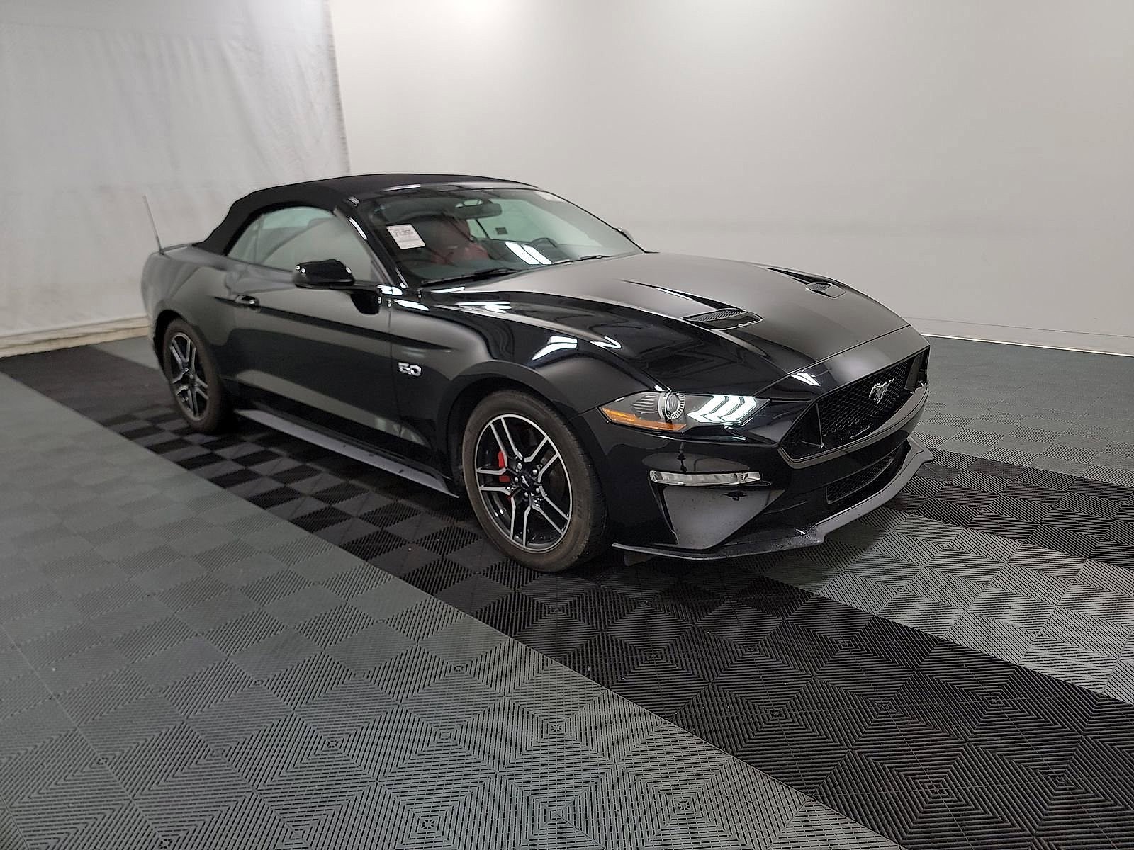 2019 Ford Mustang GT Premium photo 2