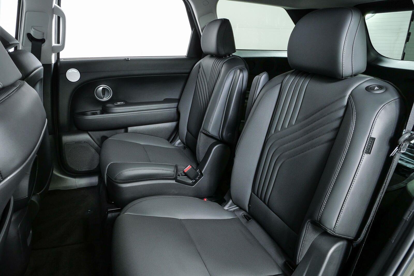 New 2026 Titan Green Hyundai SEL Premium FWD image 18