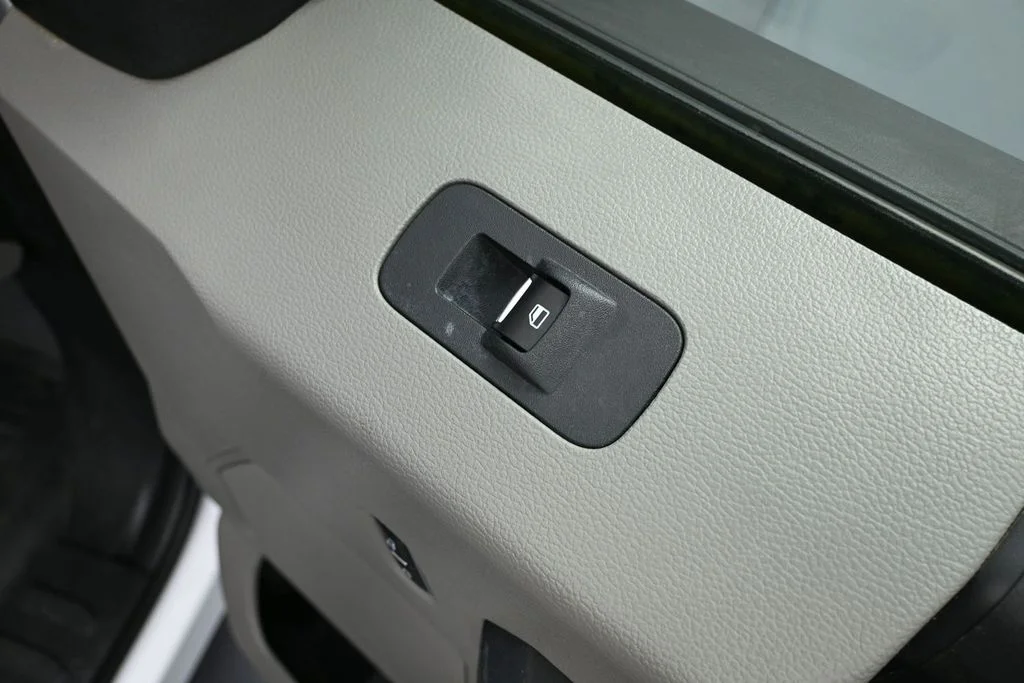Used 2016 White Ford XL image 41