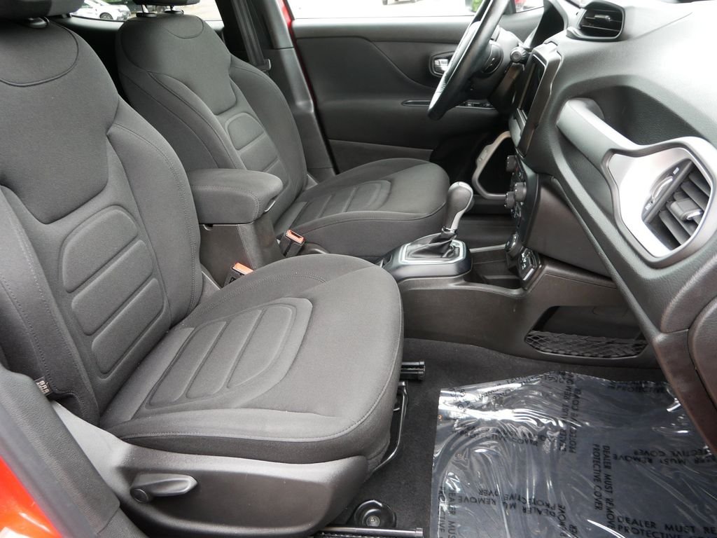 Certified Used 2020 Red Jeep Latitude image 10