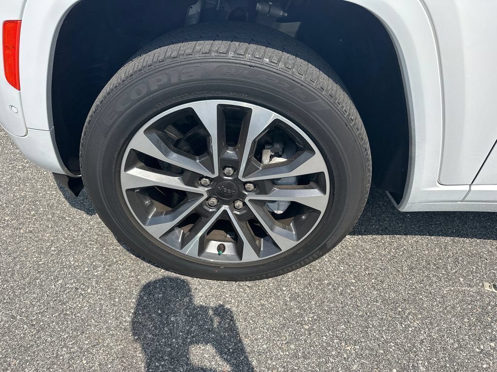 2023 Jeep Grand Cherokee Overland - Photo 11
