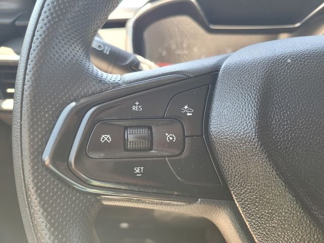 Used 2023 White Chevrolet LT image 28
