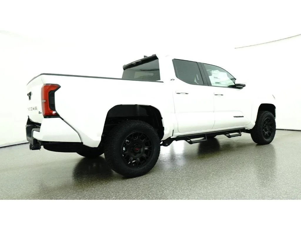 New 2026 Ice Cap Toyota SR5 image 25