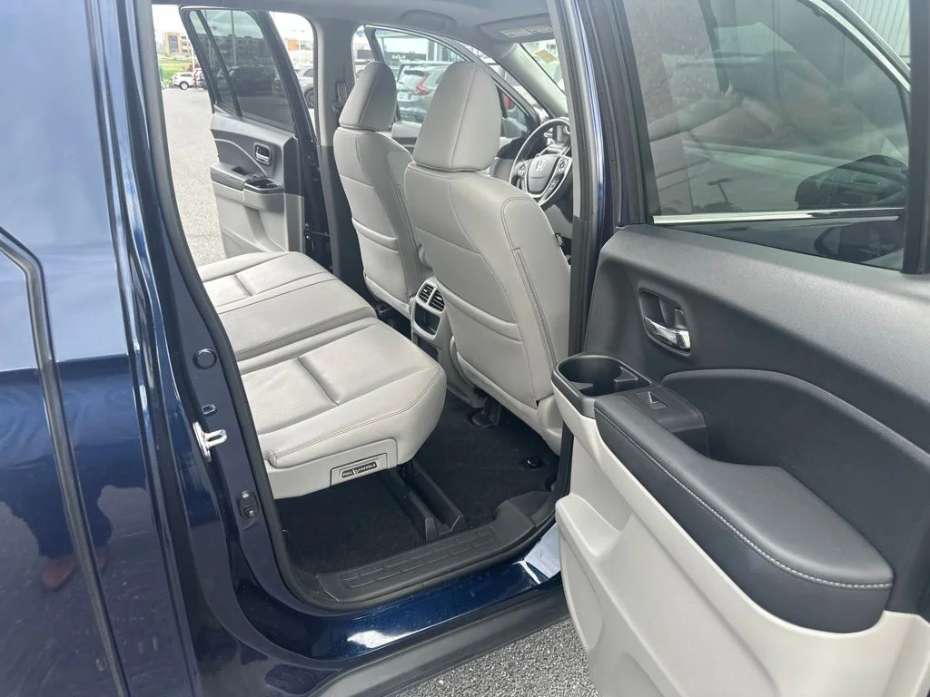 Used 2023 Obsidian Blue Pearl Honda RTL-E image 12