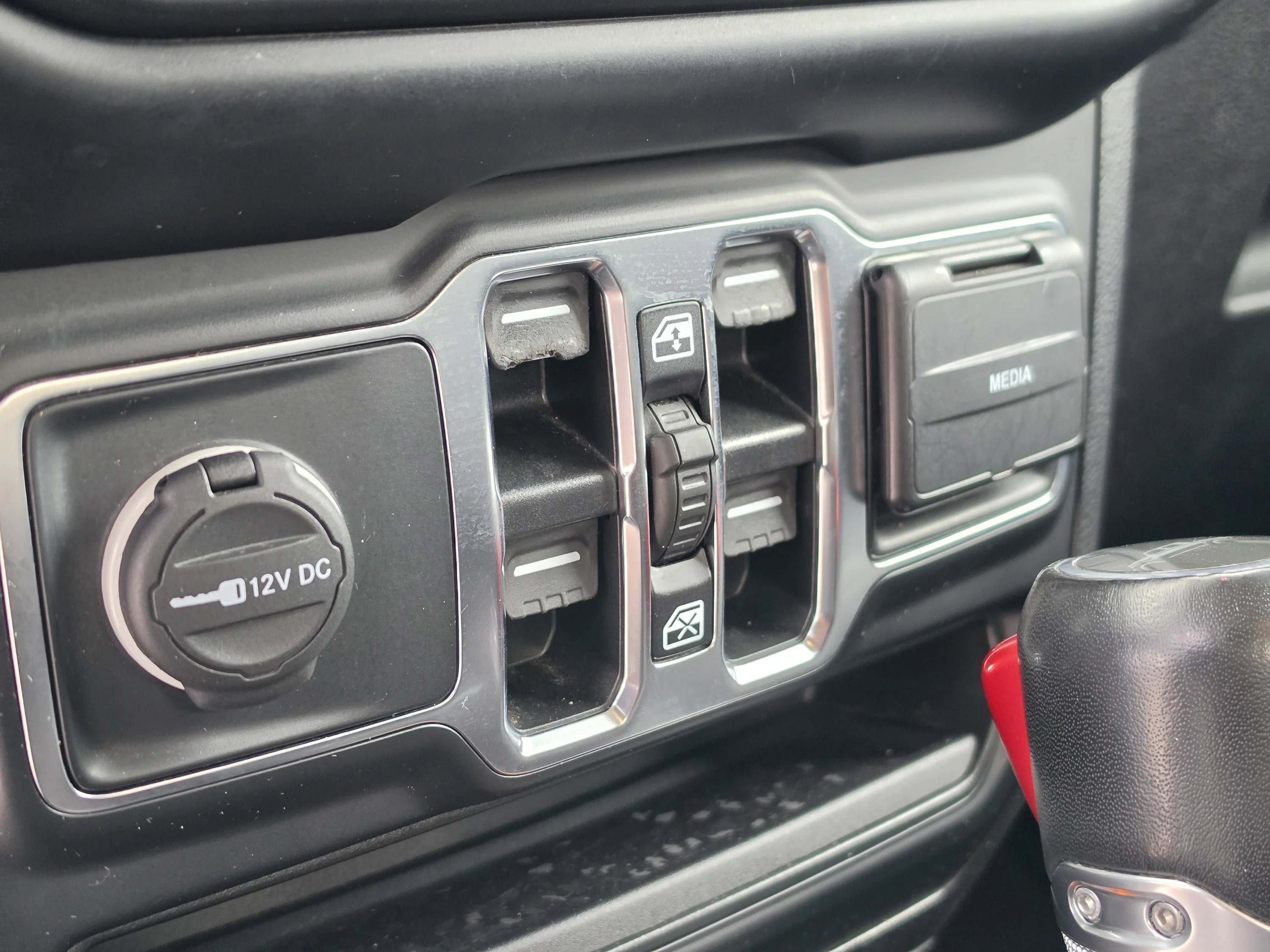 Used 2021 Hydro Blue Pearlcoat Jeep Overland image 22