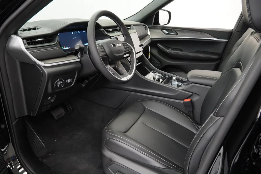 New 2027 High Gloss Black Jeep Limited image 16