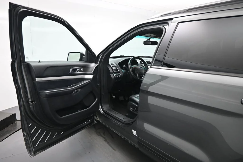 Certified Used 2017 Gray Ford XLT image 9