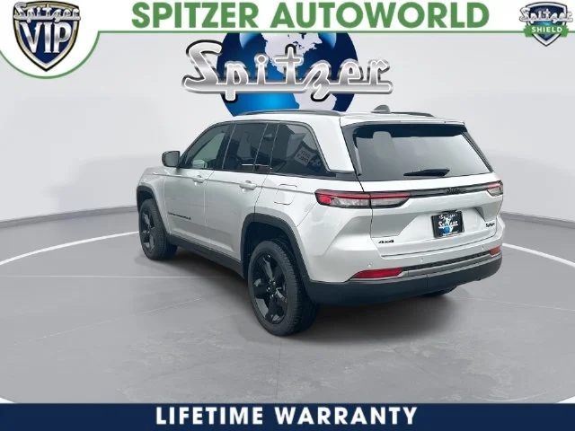 New 2026 Silver Zynith Exterior Paint Jeep Limited image 8