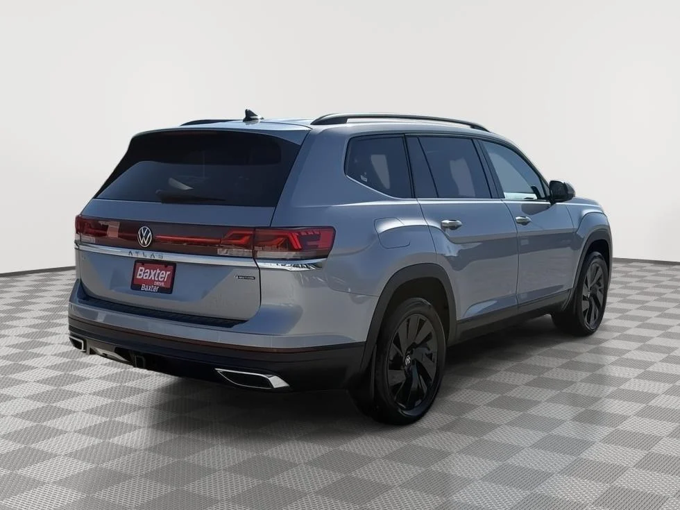 New 2026 SILVER MIST Volkswagen 2.0T SE w/Technology image 3