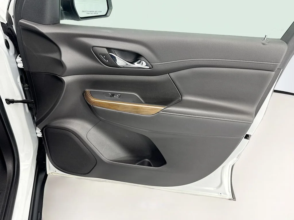 Used 2023 White GMC SLE image 24
