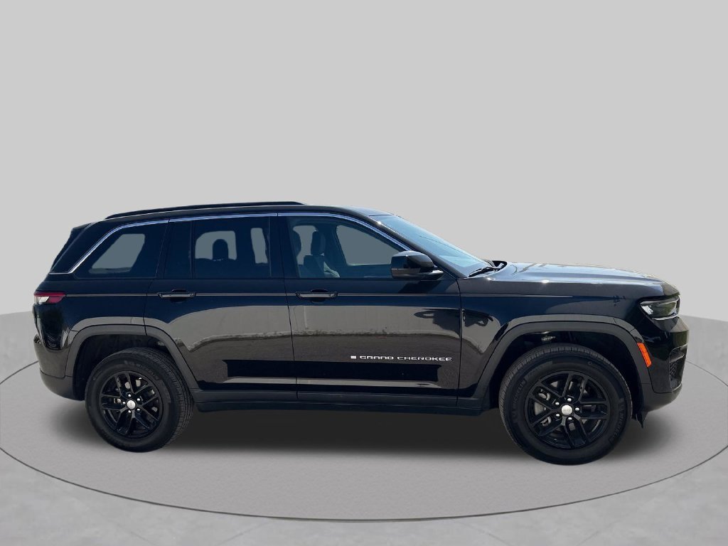 Used 2024 Black Jeep Laredo X image 37