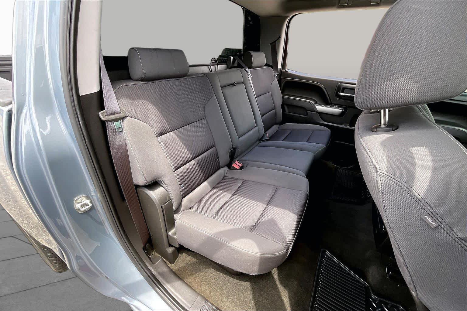 Used 2015 Slate Grey Metallic Chevrolet LT image 19