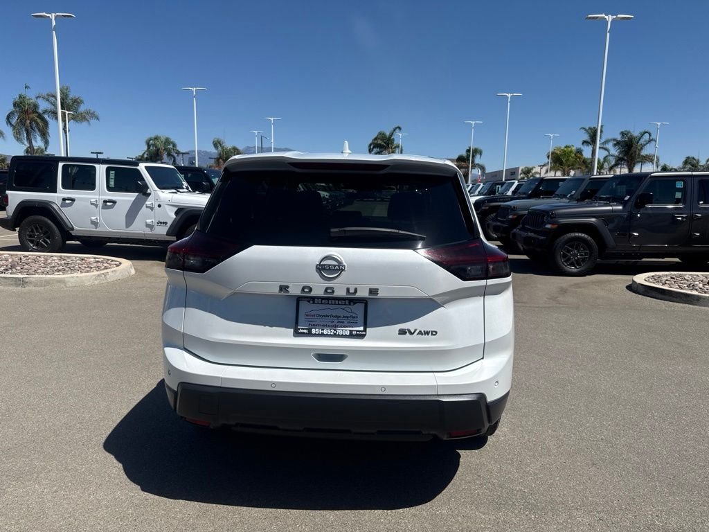 Used 2024 White Nissan SV image 5